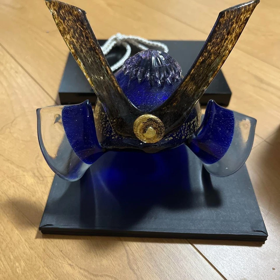 Antiguo casco japonés vintage Samurai Kabuto - Casco tradicional de vidrio usado Foto 1 de 4