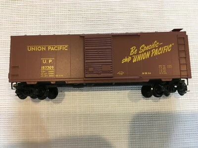 Micro Trains 20286 N-Scale 40ft Steel Boxcar, Union Pacific UP 187309 - Image 1 of 2