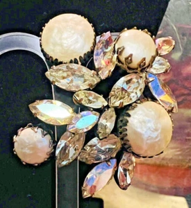 Signierte Regency Brosche Jonquil & Aurora Borealis Strass Hundezahn Kunstperlen - Bild 1 von 10