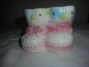 Vintage Nancy Pew Pink Baby Bootie Shoes Ceramic Planter Japan Nursery Decor - Picture 1 of 7