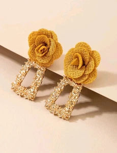 Gold Drop Earing Set - Picture 1 of 1