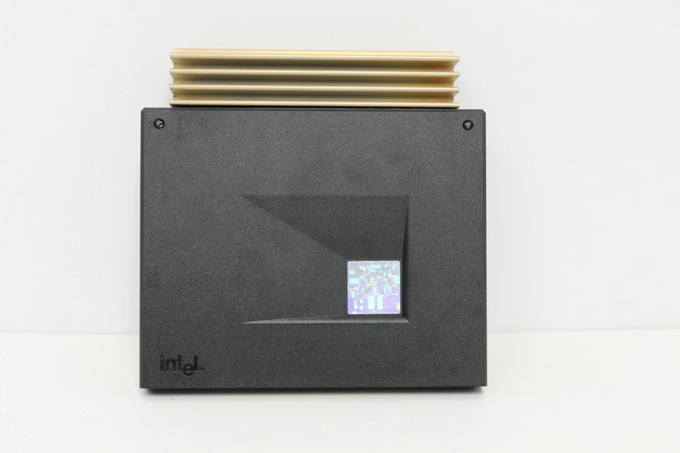 DELL 5449E 500MHZ CPU PROCESSOR INTEL PENTIUM III XEON SL2XV 500/100/1M S2 - Image 1 of 3