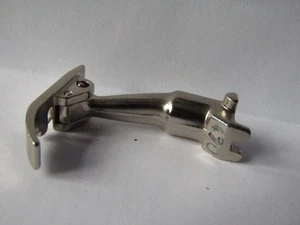 BERNINA  OVERLOCK FOOT      No 470 - Picture 1 of 2