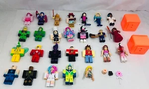 Roblox Figures Mixed Lot of 25 Plus Accessories - Picture 1 of 20