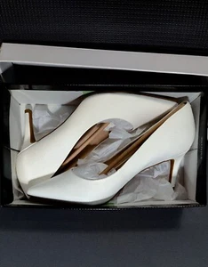 *NEW IN BOX* White Leather ALFANI 3" High Heels. size 10 - Picture 1 of 9