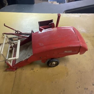 Tru-Scale farm combine vintage pressed steel farm toy - Picture 1 of 16