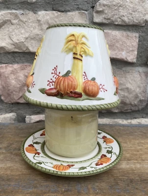 Calabazas de otoño y tallo de maíz pantalla de vela de cerámica con placa inferior Foto 1 de 4