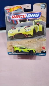 Hot Wheels Premium Car Culture Race Day Aston Martin Vantage GTE Real Riders New - Picture 1 of 2