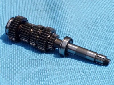 69-78 Honda CB750 F & K transmission mainshaft & gears Foto 1 de 4