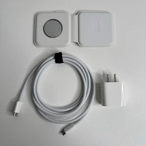 Genuine Apple MagSafe Duo Charger A2458 With Woven Apple USB C & 20 Watt Brick - Photo 1 sur 9
