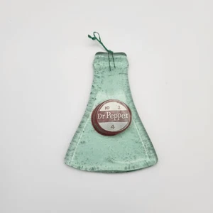 Botella de vidrio Dr Pepper botella de refresco aplanada, cadena de viento u adorno de Navidad - Imagen 1 de 15