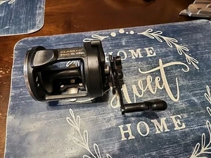 Okuma Classic Pro CL 452L Level Wind Series Reel 4:1 - Picture 1 of 6