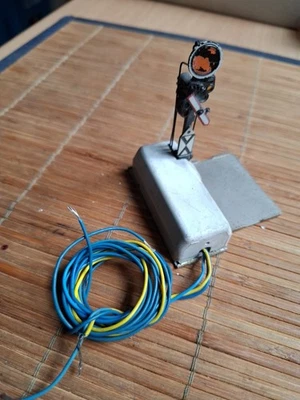 Märklin H0 7038 Formsignal, Vorsignal, mit Bodenplatte - Bild 1 von 3