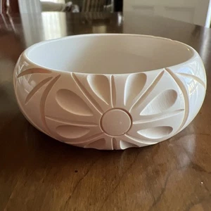 Wonderful Ivory-Color Carved Bangle Vintage Bracelet; Stunning! Wide! - Picture 1 of 7