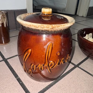 HULL BROWN DRIP "Cookies" Jar with Lid – Vintage USA OVEN PROOF Pottery 8" Tall - Picture 1 of 7