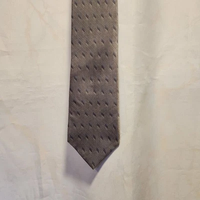 Corbata para hombre DKNY 100 % seda gris/plateado geométrica carrera vestido de negocios Foto 1 de 4