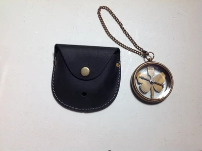 Brújula Dollond London de latón pesado con soporte para cinturón - aguja se sienta en mariposa Foto 1 de 4