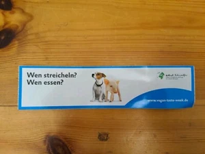 Aufkleber Wen streicheln? Wen essen? Albert Schweitzer Stiftung - Bild 1 von 1