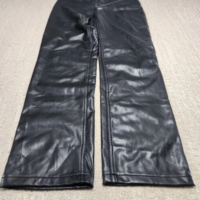 Pantalón Abercrombie & Fitch The 90’s recto tiro ultra alto negro imitación cuero 27 Foto 1 de 4