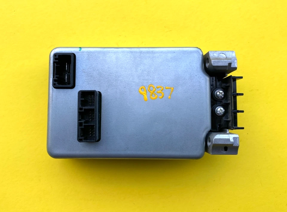 Módulo de control de columna de dirección asistida Toyota Highlander 2014-15 OEM 89650-0E110 Foto 1 de 4