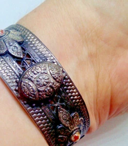 VINTAGE GORGEOUS SILVERED BRACELET VERY OLD - Picture 1 of 9