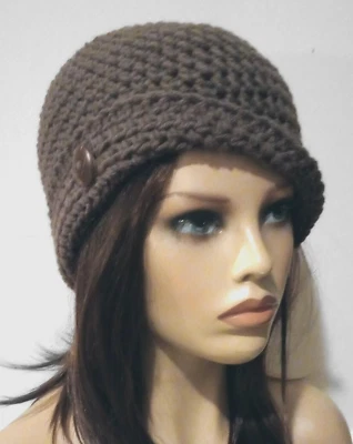 ganchillo hecho a mano mujer botón sombrero cloche gorro marrón Foto 1 de 3