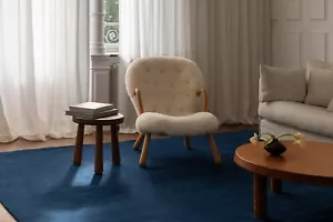 Einfarbiger tiefblauer getufteter Wollteppich luxuriös modern robust großflächig Wohnkultur - Bild 1 von 4