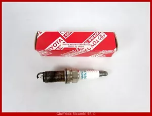 4x Bougie D'Allumage FK20HR11 Lexus Rx II III GS III Es V VI Original - Picture 1 of 1