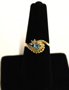 Diamante in oro giallo 14 kt e pietra azzurra (acquamarina?) ~ Misura 6,5 e 4,1gr - Foto 1 di 10