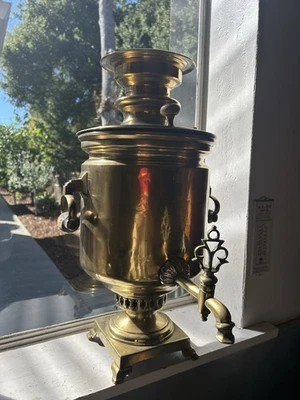 Samovar imperial ruso de latón con asas de madera antiguo 1903 Zuboff Foto 1 de 4