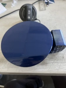19-24 Kia Forte Gas Cap Lid Cover W/gas Cap Tested OEM Dark Blue P/N 69510-M7000 - Foto 1 di 8