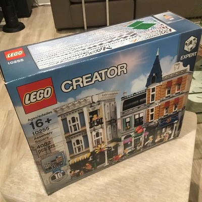 LEGO Creator Expert 10255 Assembly Square - New Sealed Modular Retired - Image 1 of 4