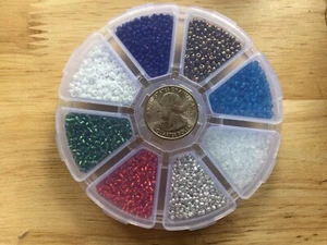 11/0 kleine Glasperlen in Box 8 TOLLE Winterfarben Kunst Handwerk Schmuck Posten Großpackung - Bild 1 von 9