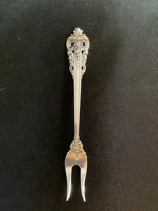Wallace Grande Baroque Sterling Silver Pickle Olive Fork - Picture 1 of 4