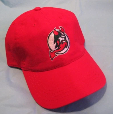 Sombrero Adirondack Thunder Affiliate Fin de Semana Nueva Jersey Devils Rojo/Verde Mashup Logo Foto 1 de 4