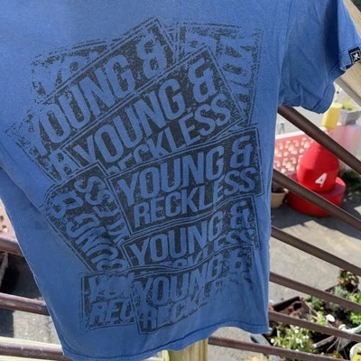 Camiseta para hombre YOUNG AND RECKLESS negra azul talla S Foto 1 de 4