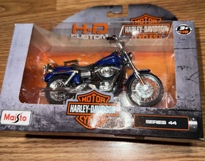 Maisto Harley Davidson 2006 DYNA Street Bob Series 44 Motorcycle 1:18 Die-cast - Picture 1 of 4