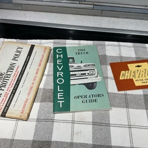 1961 Chevrolet Truck owners guide & Chevrolet service guide - Bild 1 von 4