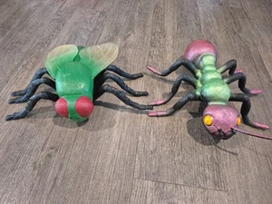 2 Vintage 1997 TM Giant PVC/Rubber Bug Fly & Ameise Insect Huge Toys - Bild 1 von 9