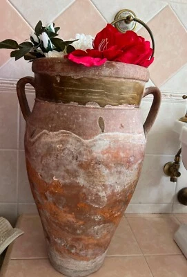 Giara in terracotta.  Utilizzabile in giardino come vaso o come arredamento. - Immagine 1 di 3