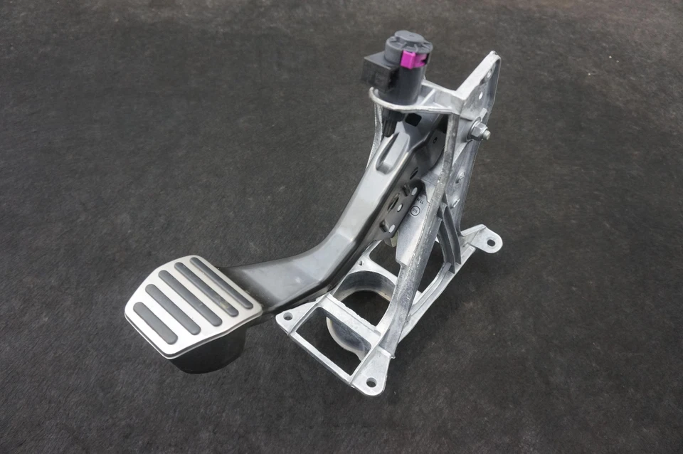 Brake Foot Pedal Bracket Sensor Assembly OEM 4S1723031J Audi R8 4S 2017-23 Foto 1 de 4