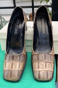 Scarpe Via Spiga Marrone Coccodrillo Goffrato Pelle Tacchi Punta Quadrata Marrone 11 - Foto 1 di 11