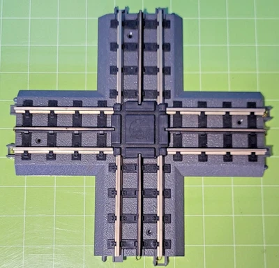CB11: MTH Realtrax 90 Degree Crossing Track Section O Gauge - Image 1 of 2