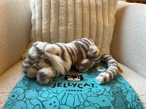 Jellycat BNWT I am Little Sacha Snow Tiger Small SAC4TN White Grey Stripes Plush - Picture 1 of 9