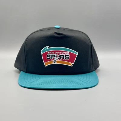 Boné Snapback Anos 90 San Antonio Spurs Vintage NBA Basquete Retrô Preto/Azul Marinho - Imagem 1 de 4