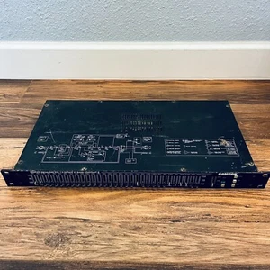 Samson E31i 1/3 OCTAVE 31 BAND CONSTANT Q Graphic Equalizer - Picture 1 of 5