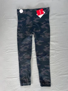 Spanx Seamless Look At Me Now Legging Pants In Black Camo. M Crop, NWT $68!! - Picture 1 of 4