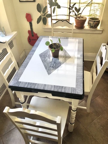 gorgeous enamel top vintage expanding table and 4 chairs Antique - Delivery Av Cover