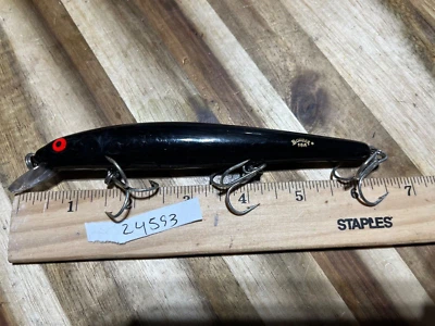 Bomber Mangnum Long A fishing lure (24593) - Image 1 of 4