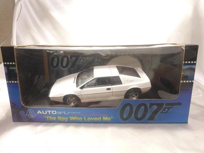Auto Art 1/18 Lotus Esprit Diecast Model The Spy Who Loved Me 007 Movie - Immagine 1 di 4